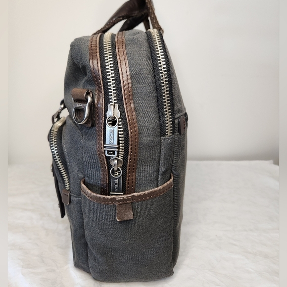 Tumi Messenger Laptop Bag Travel Set - Picture 5 of 16